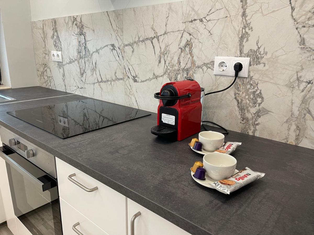 Noah Apartment Self Check-In Otopeni Kültér fotó