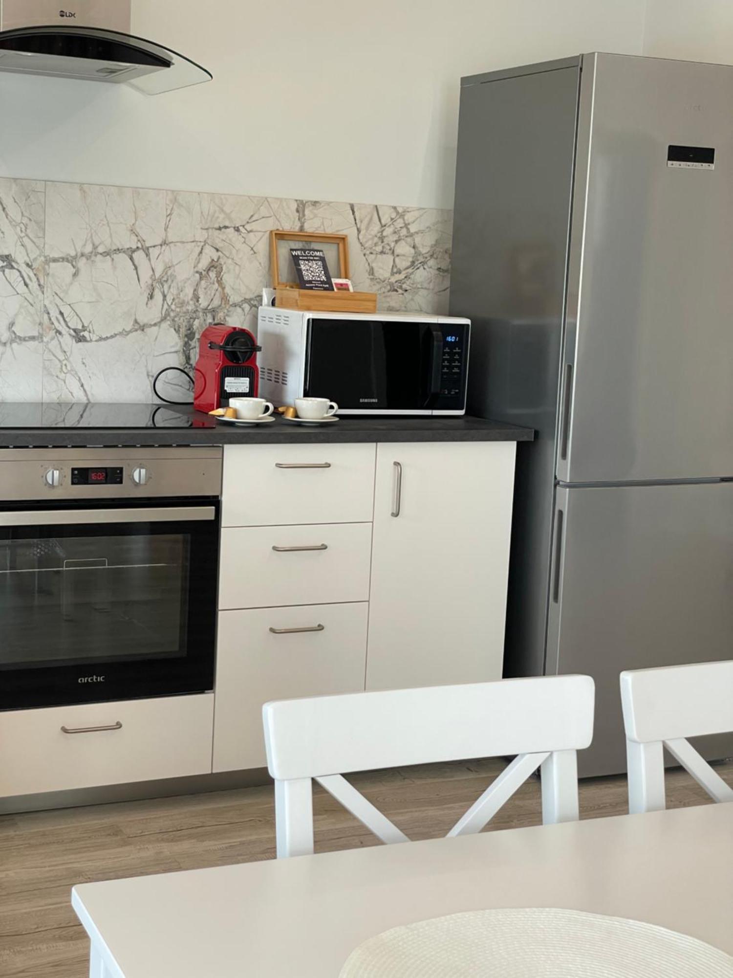 Noah Apartment Self Check-In Otopeni Kültér fotó